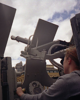 [Anti-aircraft gun]